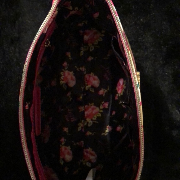 Betsey Johnson Purse/Cosmetic Case - Picture 4 of 10